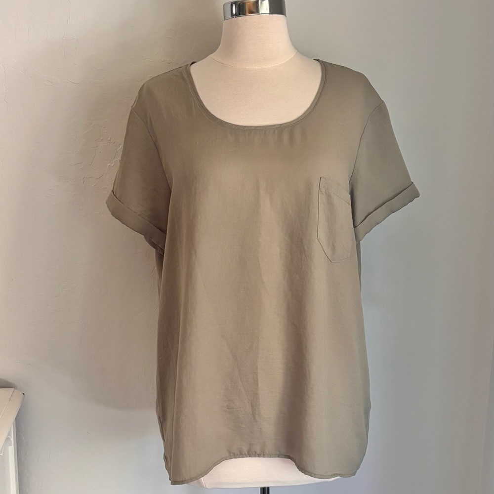 Victoria’s Secret Pocket Front Roll Cuff Tee Sage Green. Sz Large